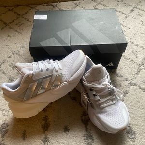 NWT Adidas Adistar 2 Women’s 6.5